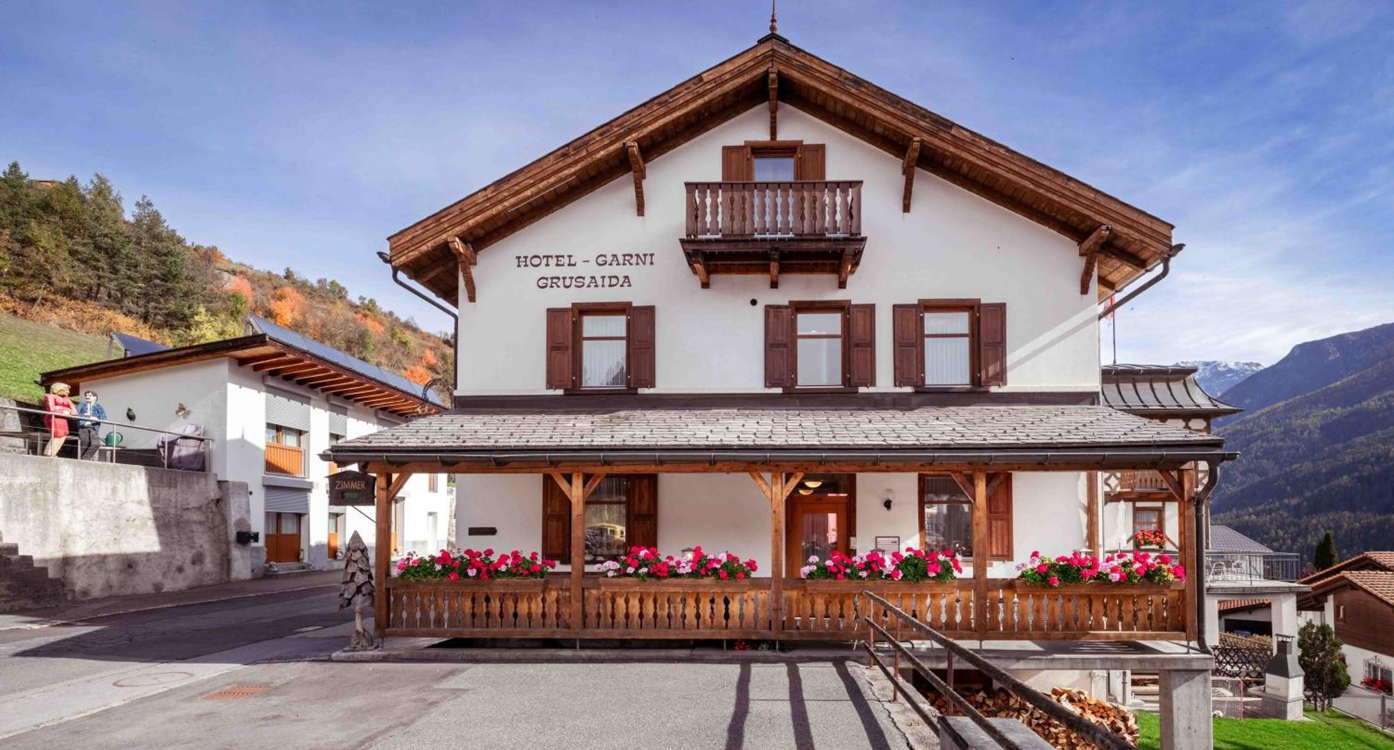 Garni Alpenrose - Grusaida Scuol Exteriör bild